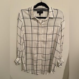 Banana Republic Women’s button down blouse, size M